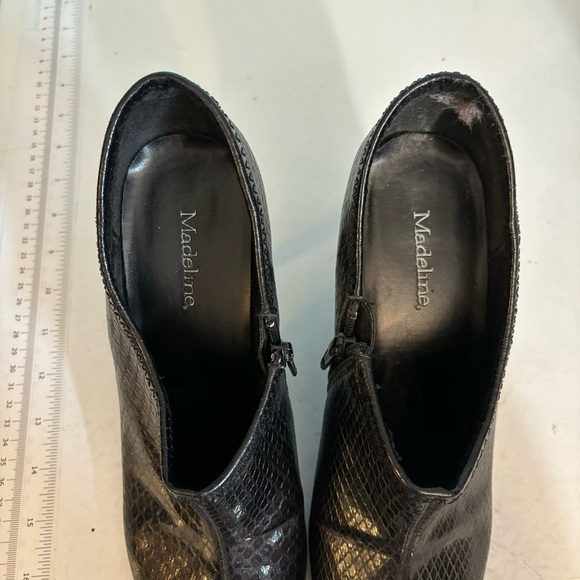 🛍️3/$30 Madeline women’s black reptile skin print stiletto booties in size 10 - Picture 7 of 13